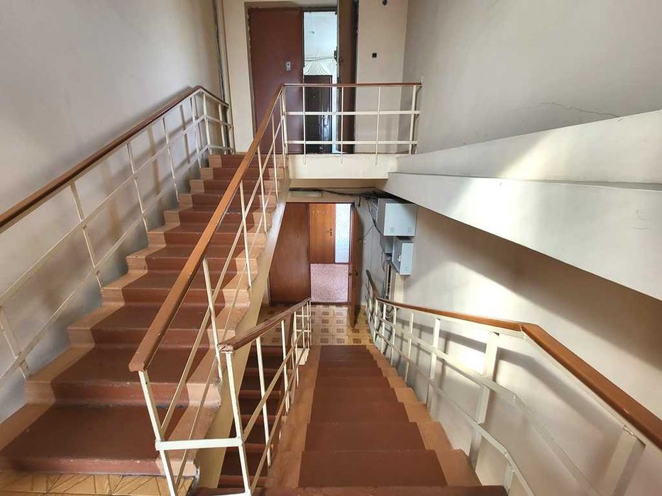 Продаж 4-х єт.приміщення вул Північне шоссе 12, поряд ДК "ЗАЛК".