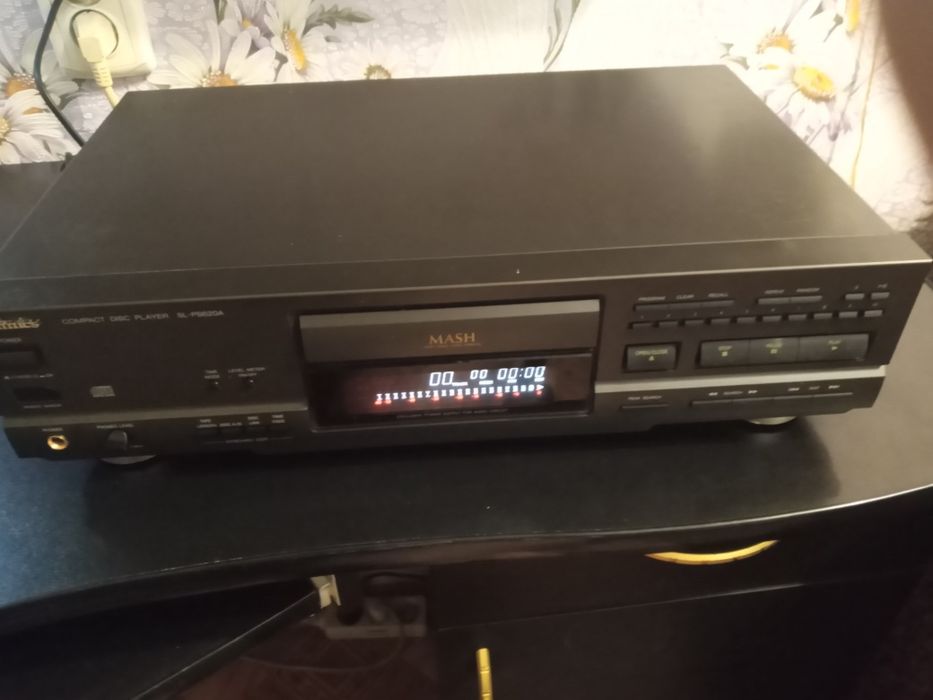 СД  проигрыватель TECHNICS SL-PS620A
