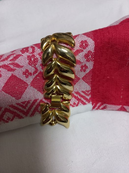 Pulseira dourada tema "folhas"