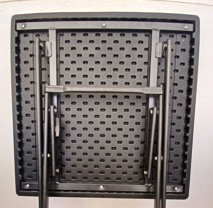 Mesa de jardim dobrável