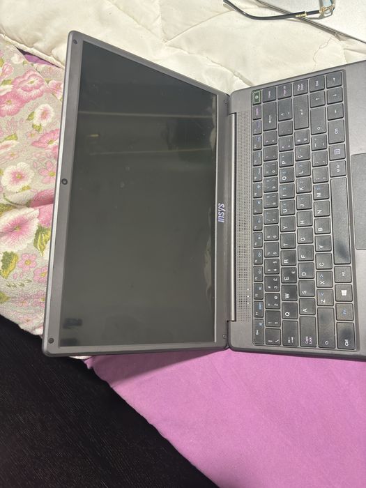 Computer in good condition, screen cracked513316186207047683