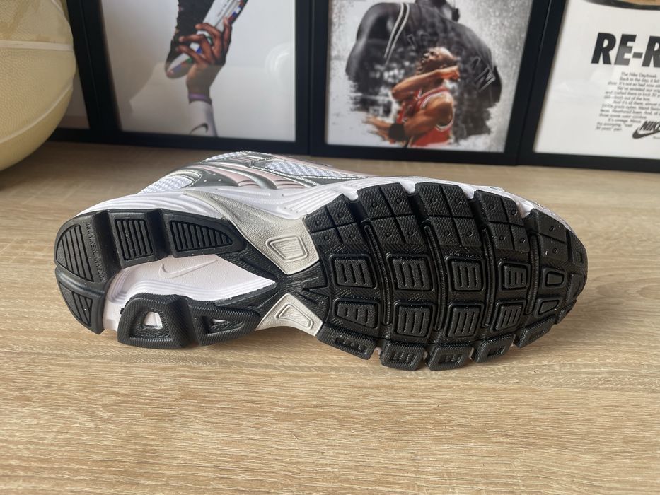 Кросівки Nike Air Max Vomero 37-41 в наявності.