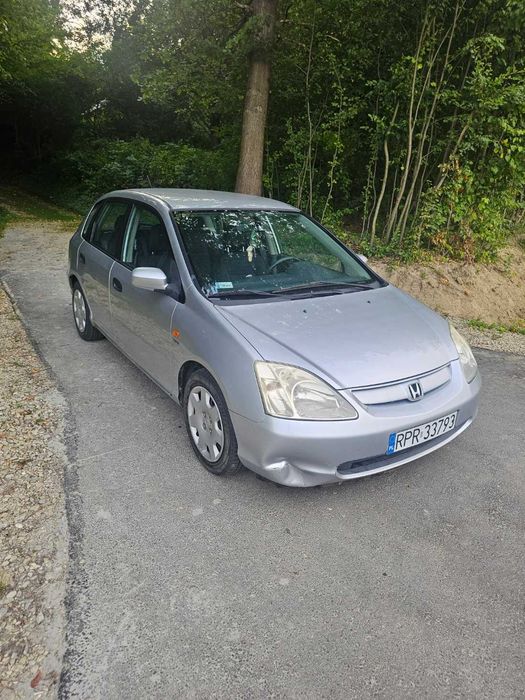 Honda Civic VII hatchback rok 2002 1.6 benzyna