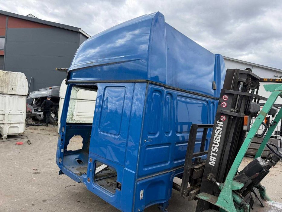 Kabina Daf 106 XF, Glob Dach słupek, ćwiartka