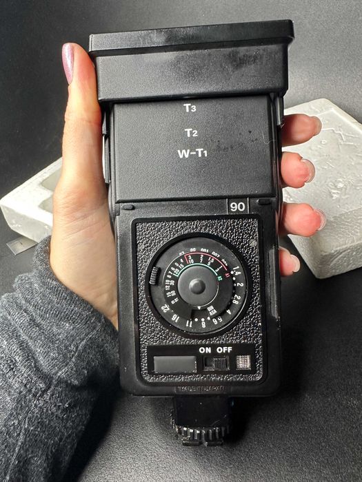 Вспышка для фотоапарата HI-BORN 635 Thyristor Zoom Bounce Япония