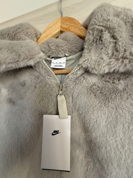 Płaszcz Nike XS nowy