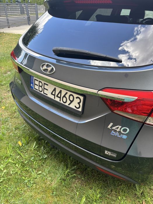 Hyundai i40 Kombi 1.6 Benzyna 2012 | Navi | Kamera | Hak | Czujniki