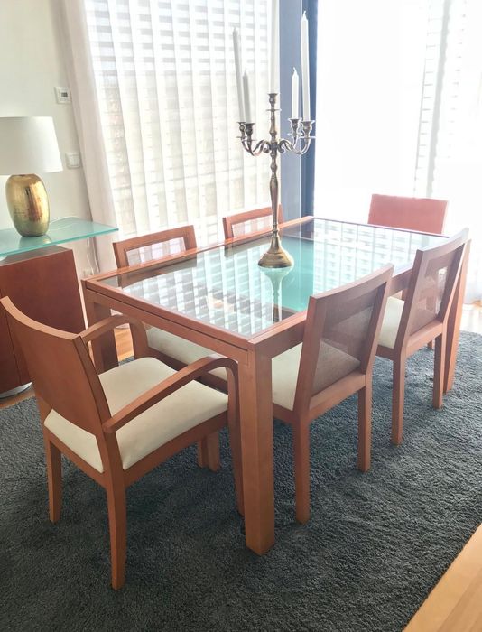 Mesa de jantar e 4 cadeiras