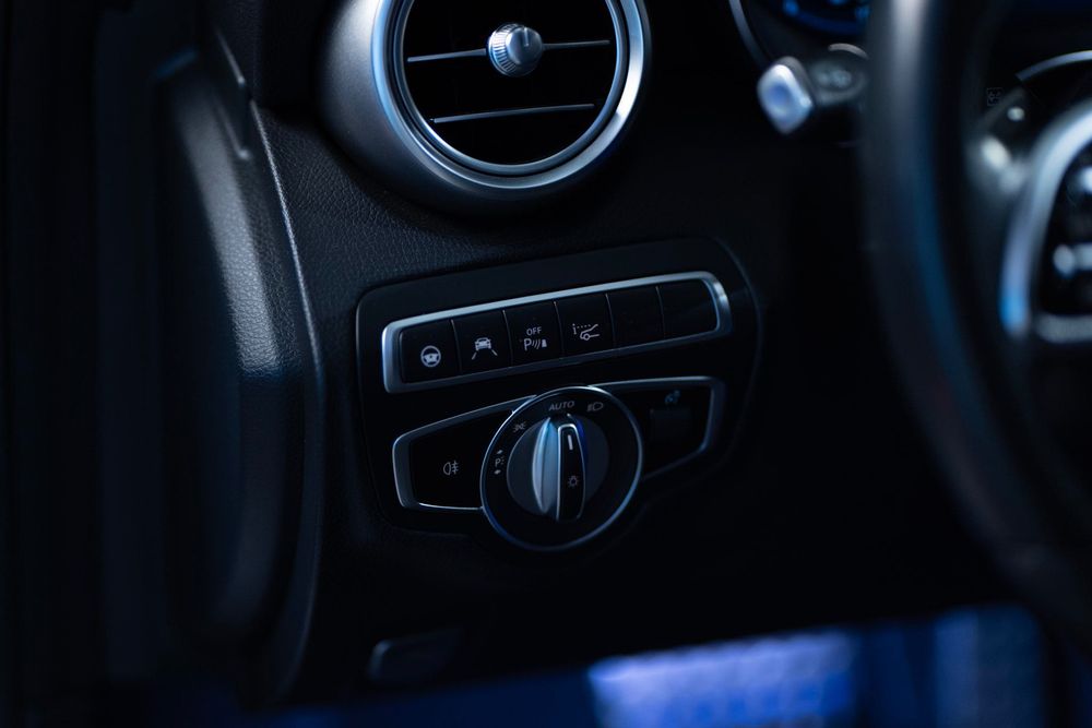 Mercedes-Benz c300de | AMG | Pack Night | Ambient | Autopilot | Full