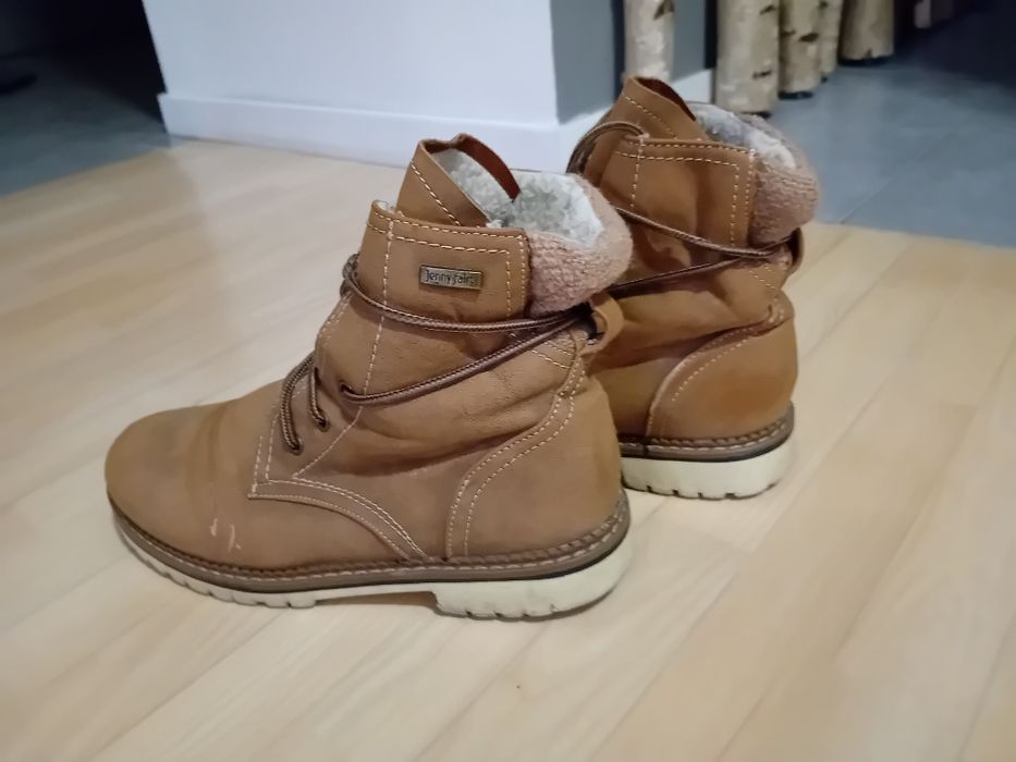 Ciepłe buty młodzieżowe damskie z futerkiem 39