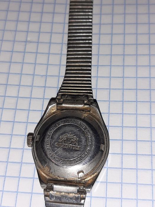 Продам часы винтажные старые