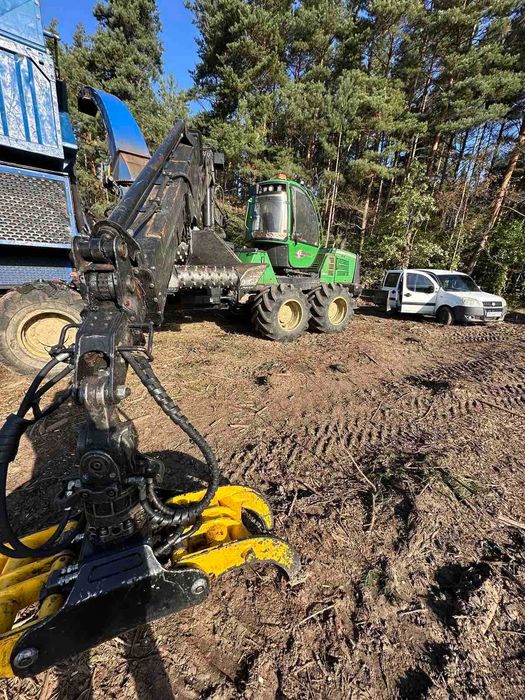 Продається спецтехніка John Deere 1510E + на базі дробарка BRUKS
