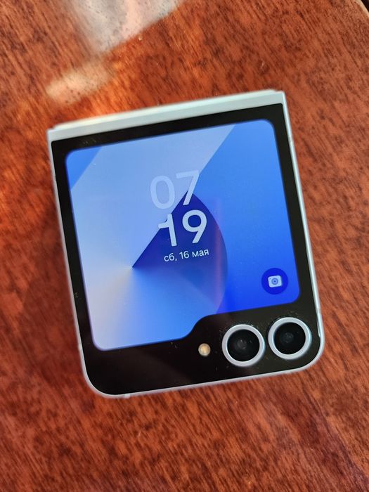 Samsung Galaxy Flip 6 - 12/512гб