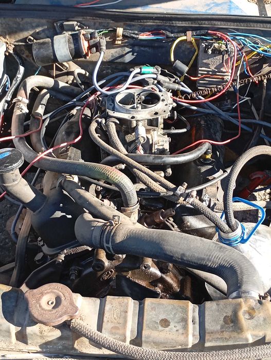 Продам форд гранада v6 карбюратор возможно не большой торг