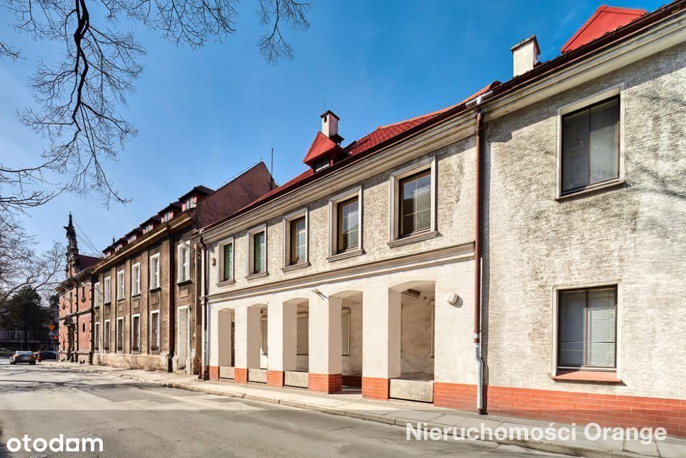 Budynek biurowo-usługowy przy Parku Centralnym