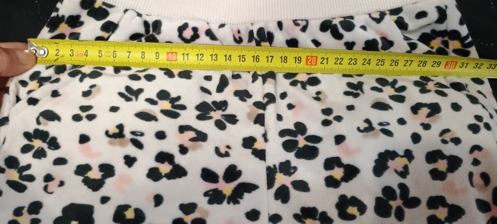 Spodnie dresowe 122 Sinsay milutkie