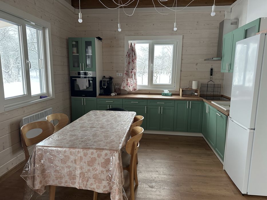 Оренда сучасного будинку з клеєного бруса