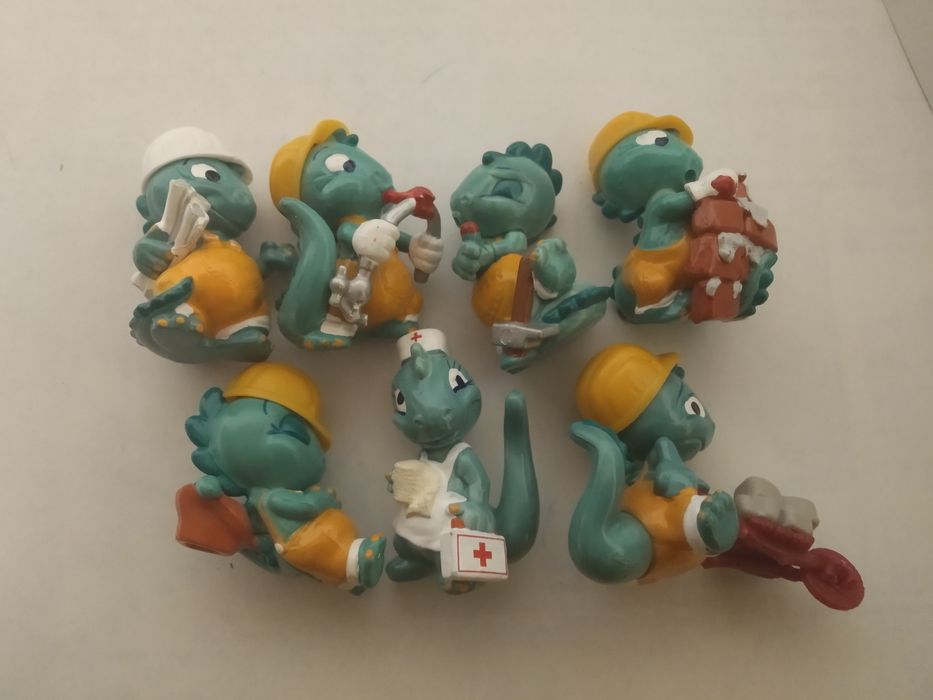 zestaw figurek dinozaury