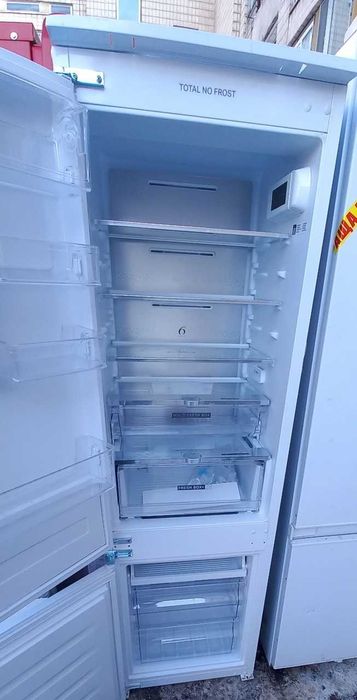 Вбудований холодильник Whirlpool WHC18T132 No Frost A++ Б/У | Київ