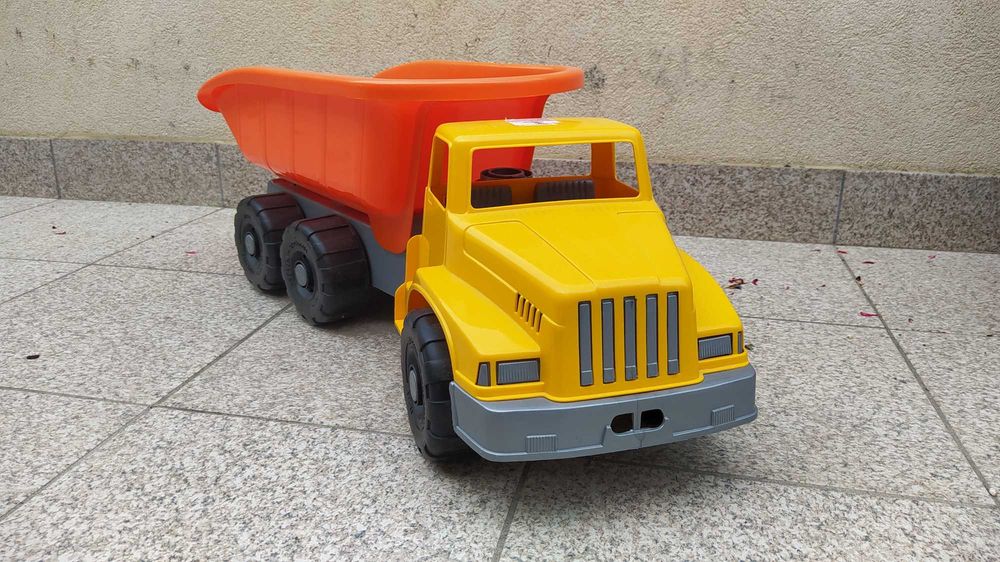 Camião de brincar articulado basculante NOVO (77cm)