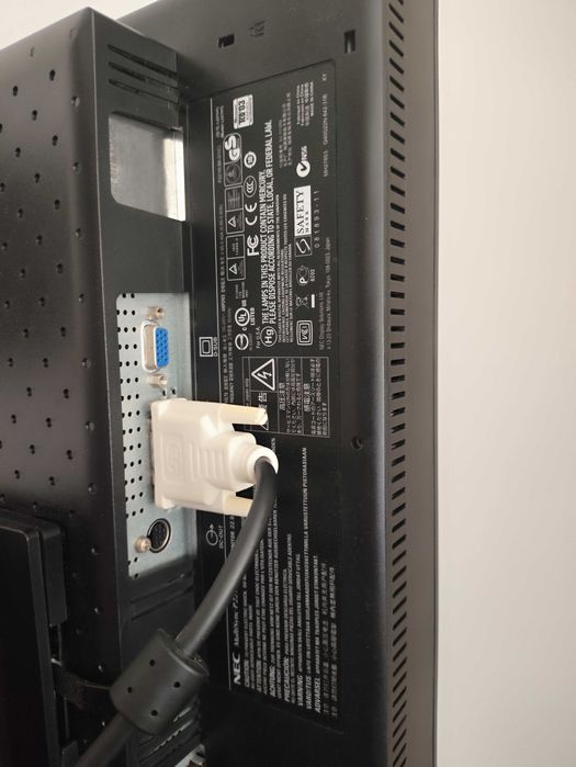 Monitor Panoramiczny (pion,poziom) NEC P221W-BK