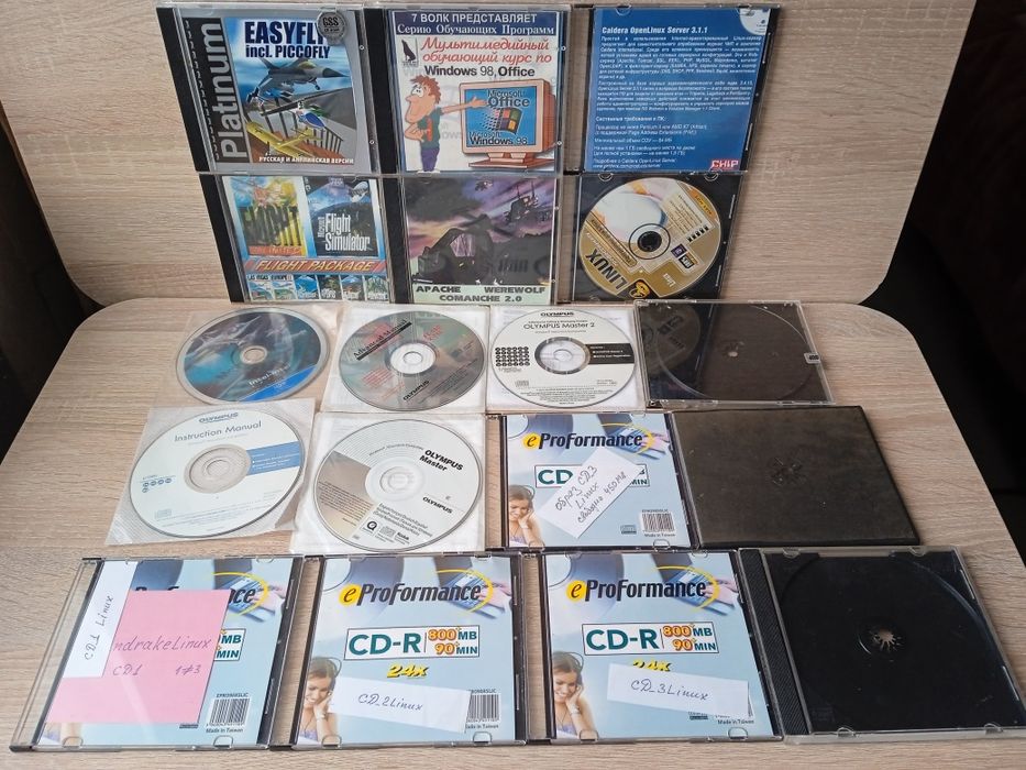 CD диски для компьютера,кейсы, подставки,програмы, Windows 98
