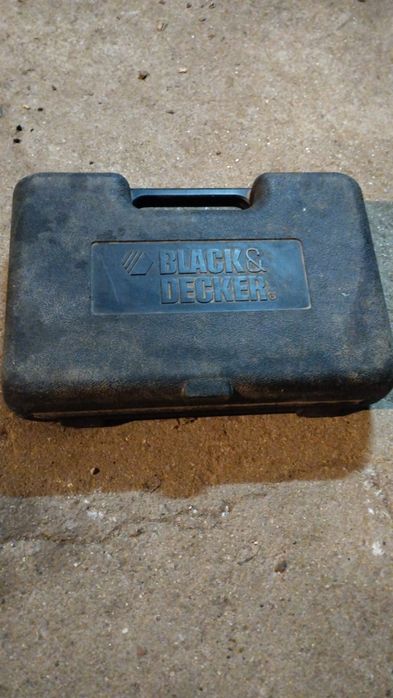 aparafusadora sem fios Black & Decker KC1036.