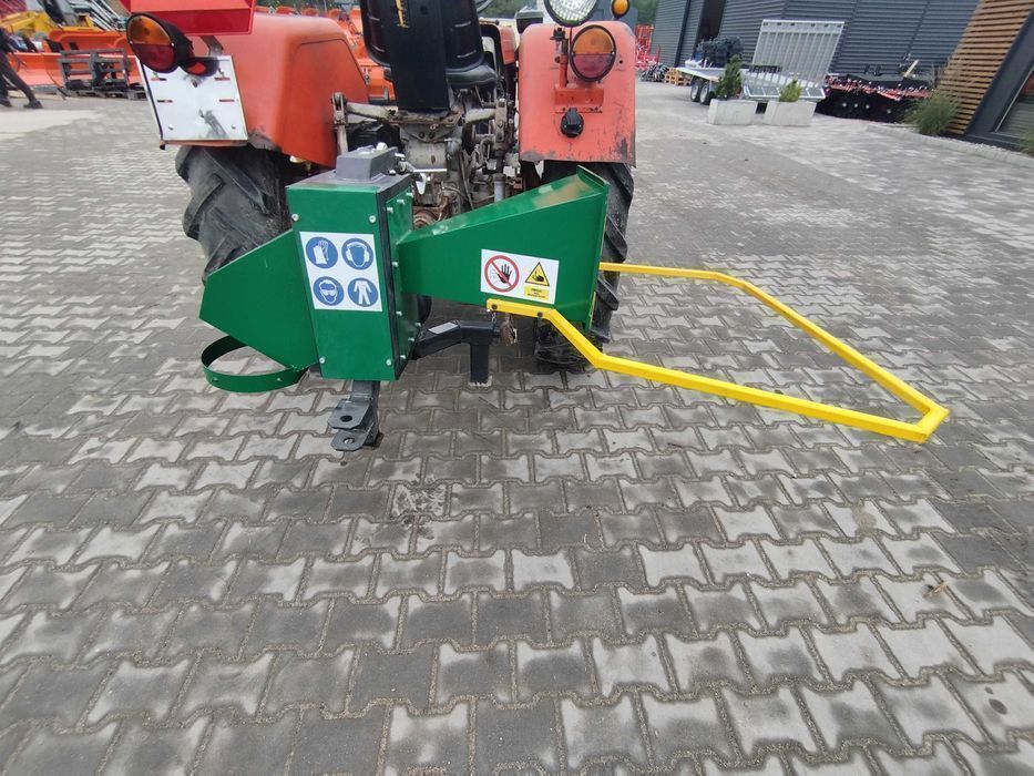 Rębak Do Gałęzi 8/11 cm Drewna Sam Ciągnie Rozdrabniacz Do Traktora