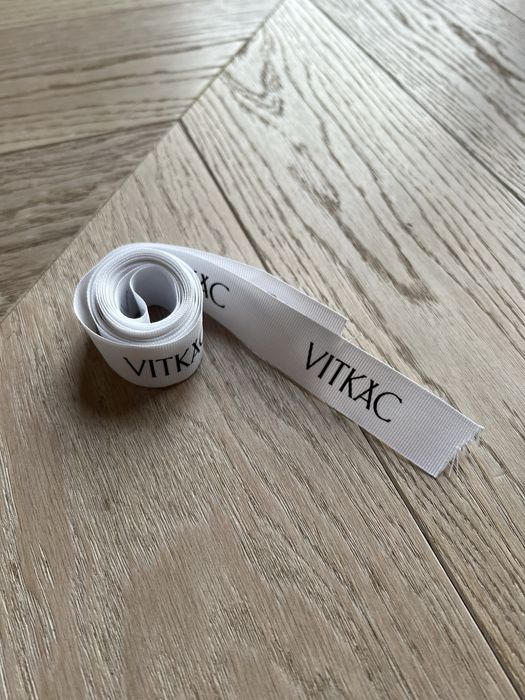 Wstążka Vitkac nowa biała z napisem