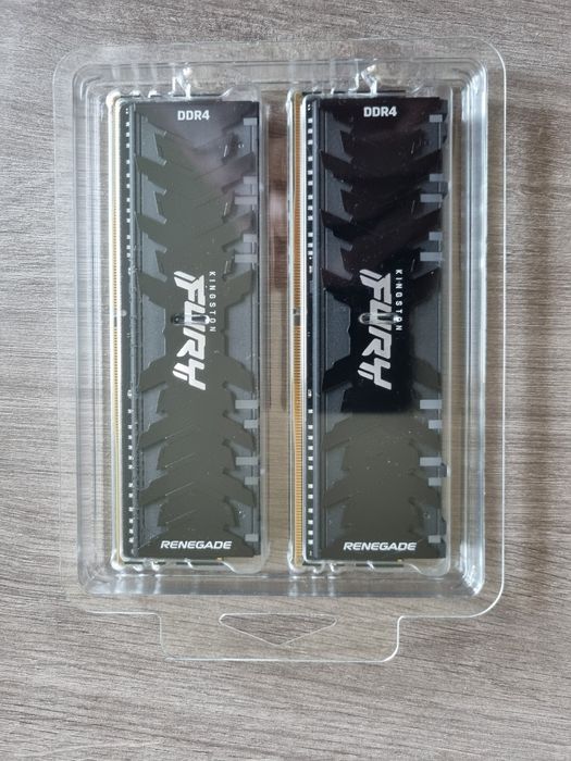 RAM — Kingston Fury Renegade DDR4 16GB 2x8 3200MHz CL16