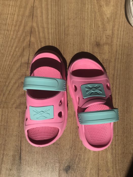 Sandálias menina de verão (2 pares pelo preço de um)