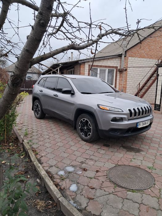 Jeep Cherokee kl 2,4