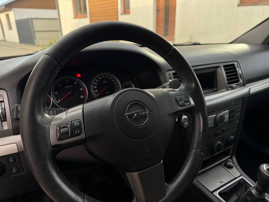 Продам Opel Vectra рест 2007 1.9 д