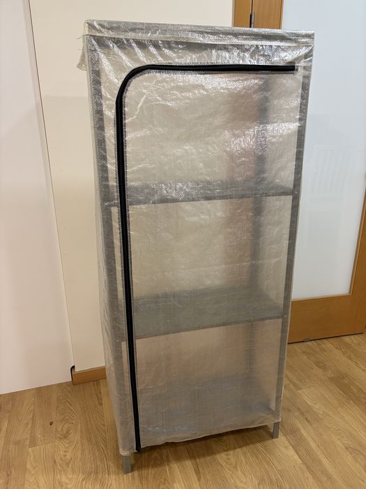 Estante de metal - IKEA