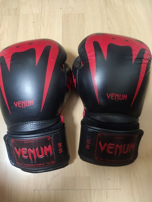 Перчатки бокс Venum 10 Oz б/у