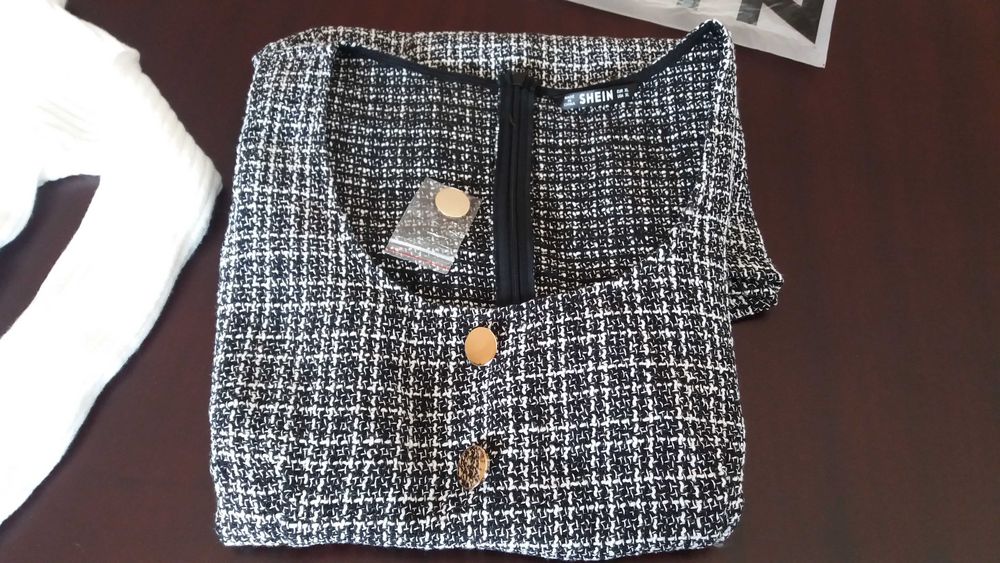 Blusa e saia com alças