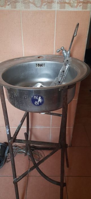 Мойка кухонна на стойке