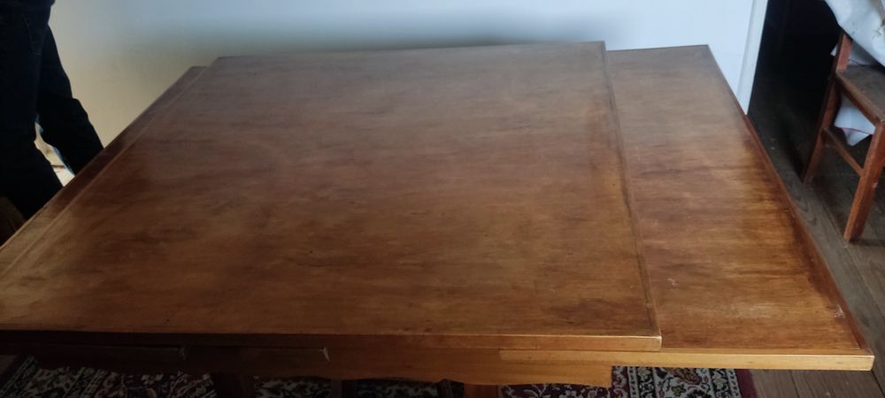 Mesa elástica antiga, agora €90 tudo do anúncio