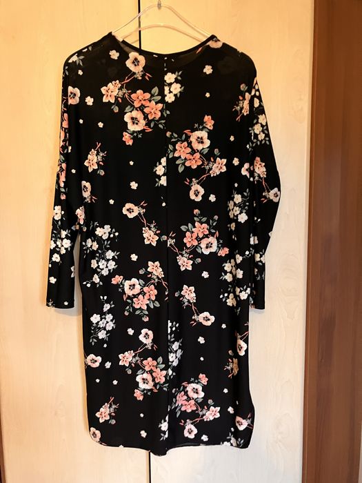 Sukienka Boutiqua r. 38