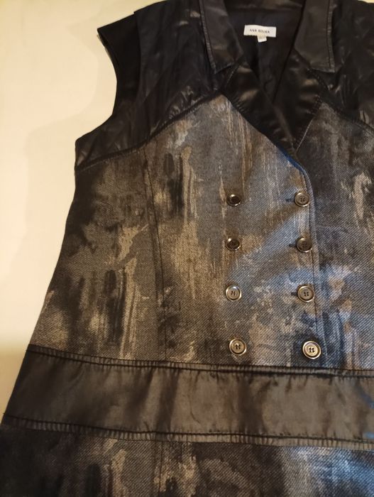 Vestido camuflado em preto e cinza ,de marca Ana Sousa, tamanho 44, como novo