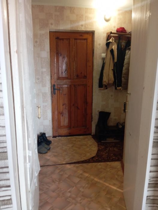 Продам 2-кімнатну квартиру + гараж з сараєм у Побузькому