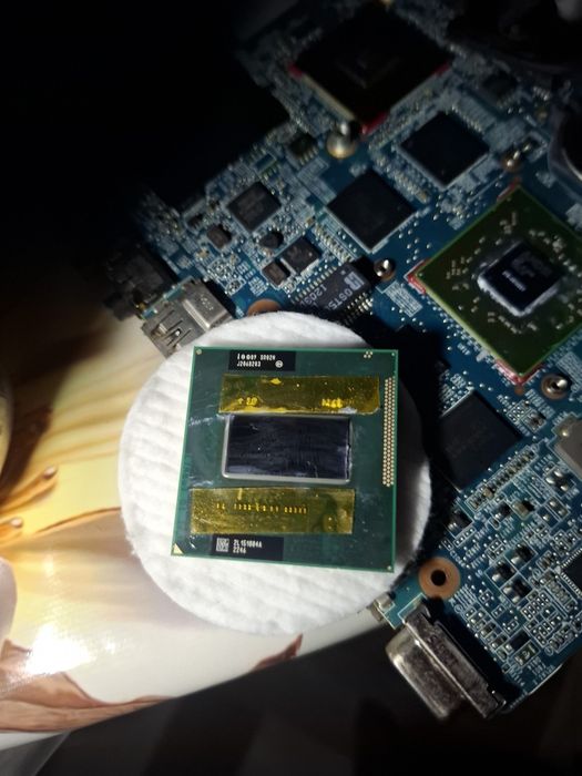 Пооцессор Intel Core i7-2670QM.