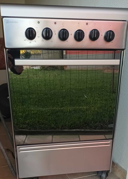 Fogão + Forno  (Gás e Eletricidade) marca Meireles, 4 fontes de calor