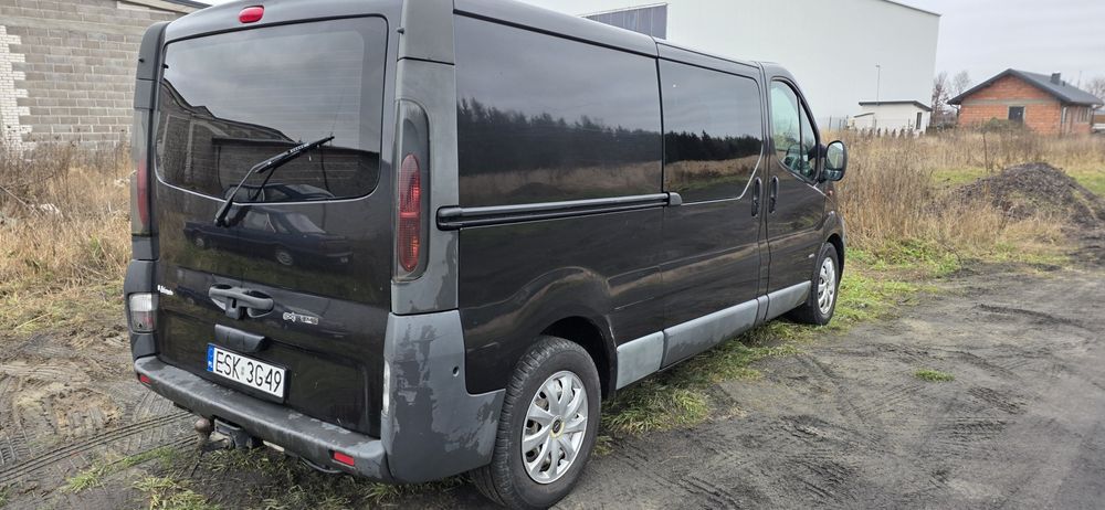 Opel Vivaro Trafic 2.5dci brygadowka long 6os