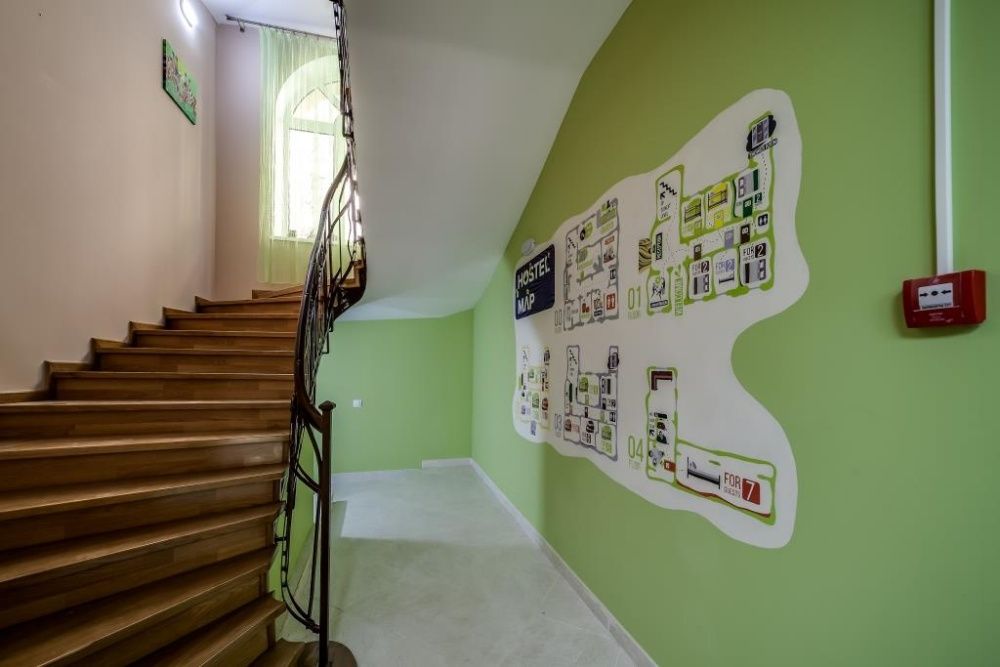 Новий сучасний хостел Острів в центрі Львова