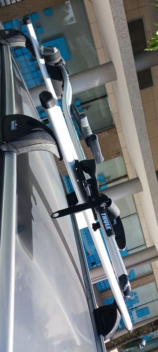 Conjunto barras de tejadilho e suporte de bicicleta