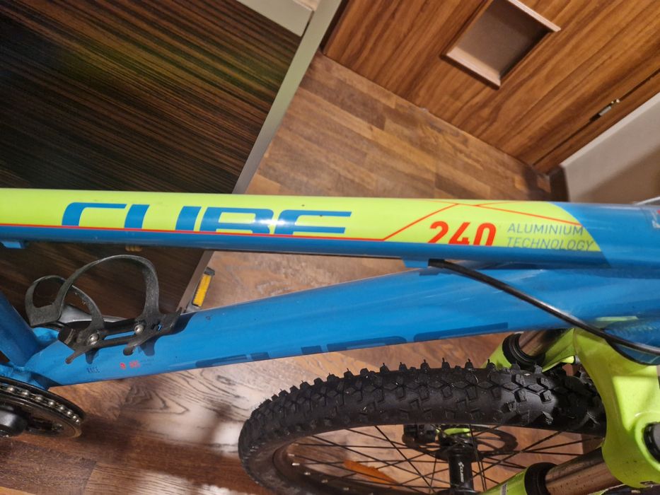 Rower Cube 240 niebieski zielony