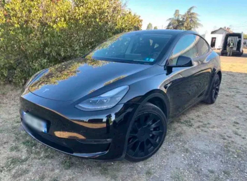 Tesla Model Y — fotografia 5