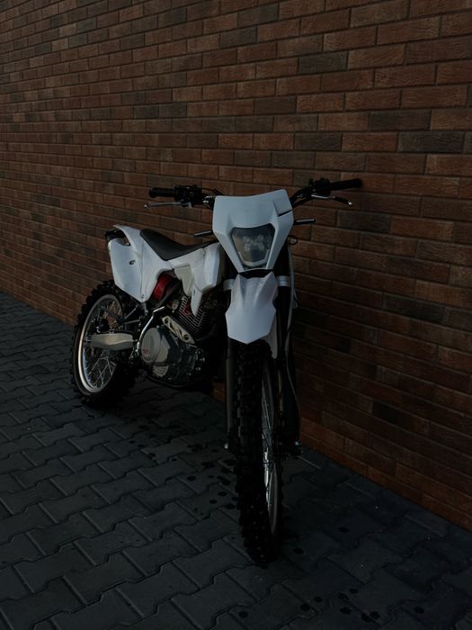 Продам мотоцикл бсє с2