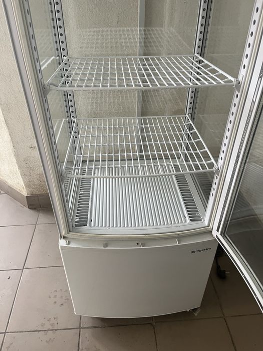 Холодильна Вітрина Десертна Кондитерська Обʼєм 235 літрів Німеччина